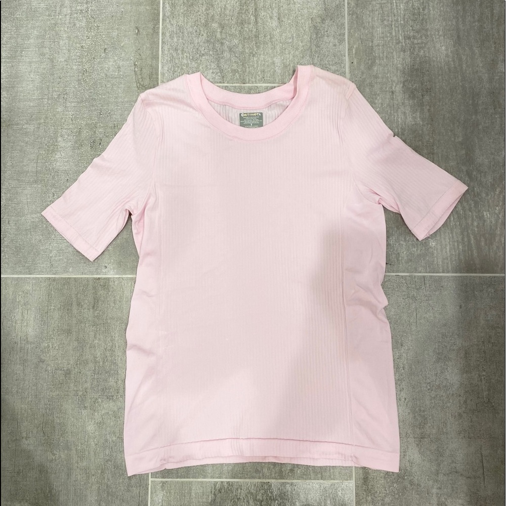 Baby pink Athleta workout tee